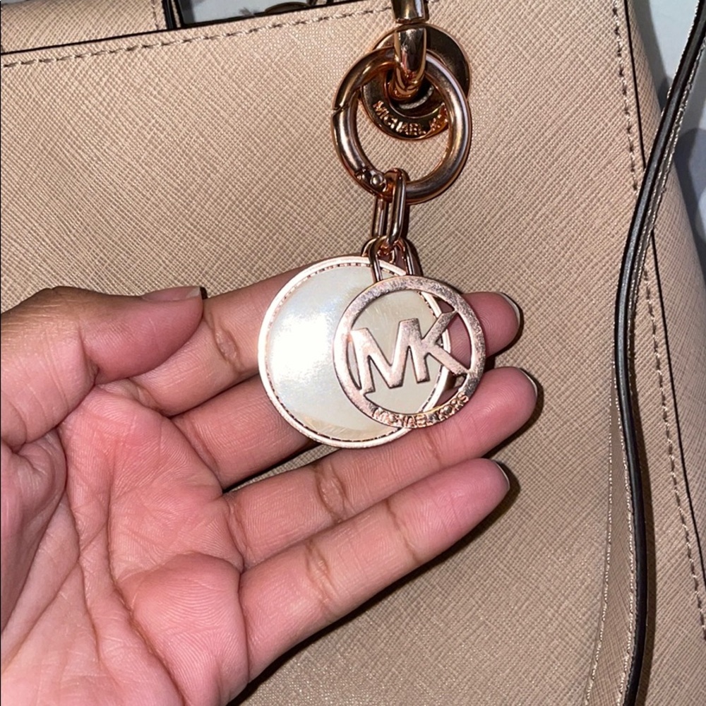 Selling Michael Kors pale pink purse & wallet - Picture 5 of 10